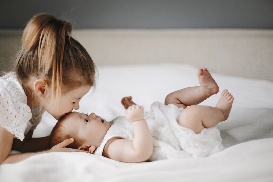 Poradnik dla młodych mam: jak przetrwać pierwsze tygodnie z noworodkiem