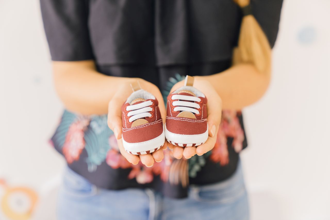 Jak wybrać odpowiednie buty dla rozwijających się stóp twojego dziecka?