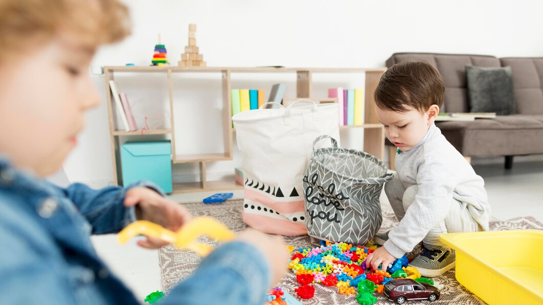 Rozwijanie kreatywności i samodzielności u maluchów za pomocą metody Montessori