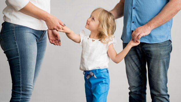 Jakie są kluczowe kroki, aby zapewnić dzieciom poczucie bezpieczeństwa podczas rozwodu?