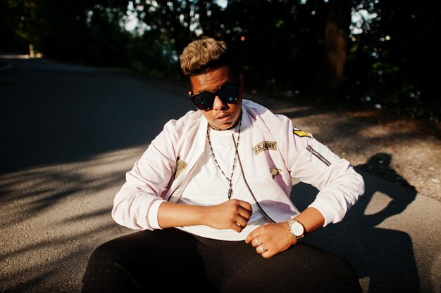 Jak wybrać idealny srebrny łańcuszek jako wyjątkowy prezent dla mężczyzny?