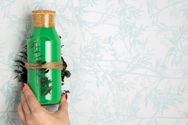 Naturalne sposoby na zdrowe i lśniące włosy z wykorzystaniem odżywek