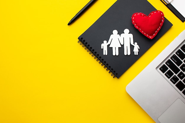 Jak wybrać odpowiednią polisę, aby zapewnić spokój swoim bliskim?