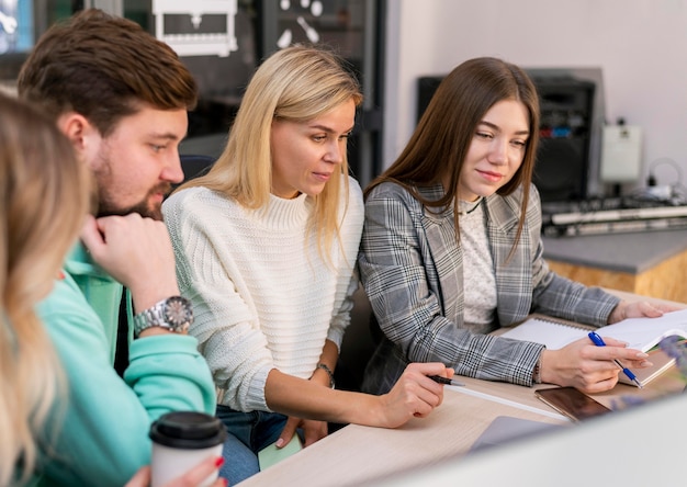 Jakie korzyści płyną z wyboru studiów I stopnia o profilu praktycznym?